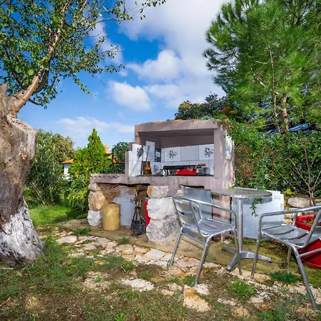 B&b-5 By Interhome *