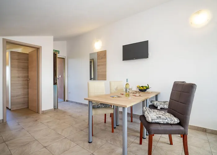 Appartement B&b-5 By Interhome Ližnjan