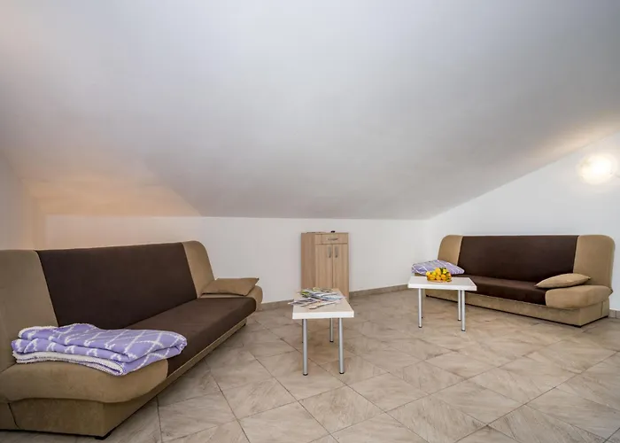 B&b-5 By Interhome *