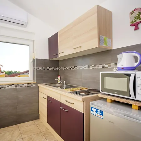 B&b-5 By Interhome Apartman *