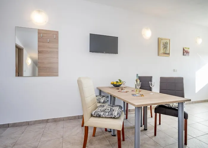 B&b-5 By Interhome Lägenhet Ližnjan